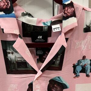 NWOT - H&M Pink Graphic Shirt with Iconic Print